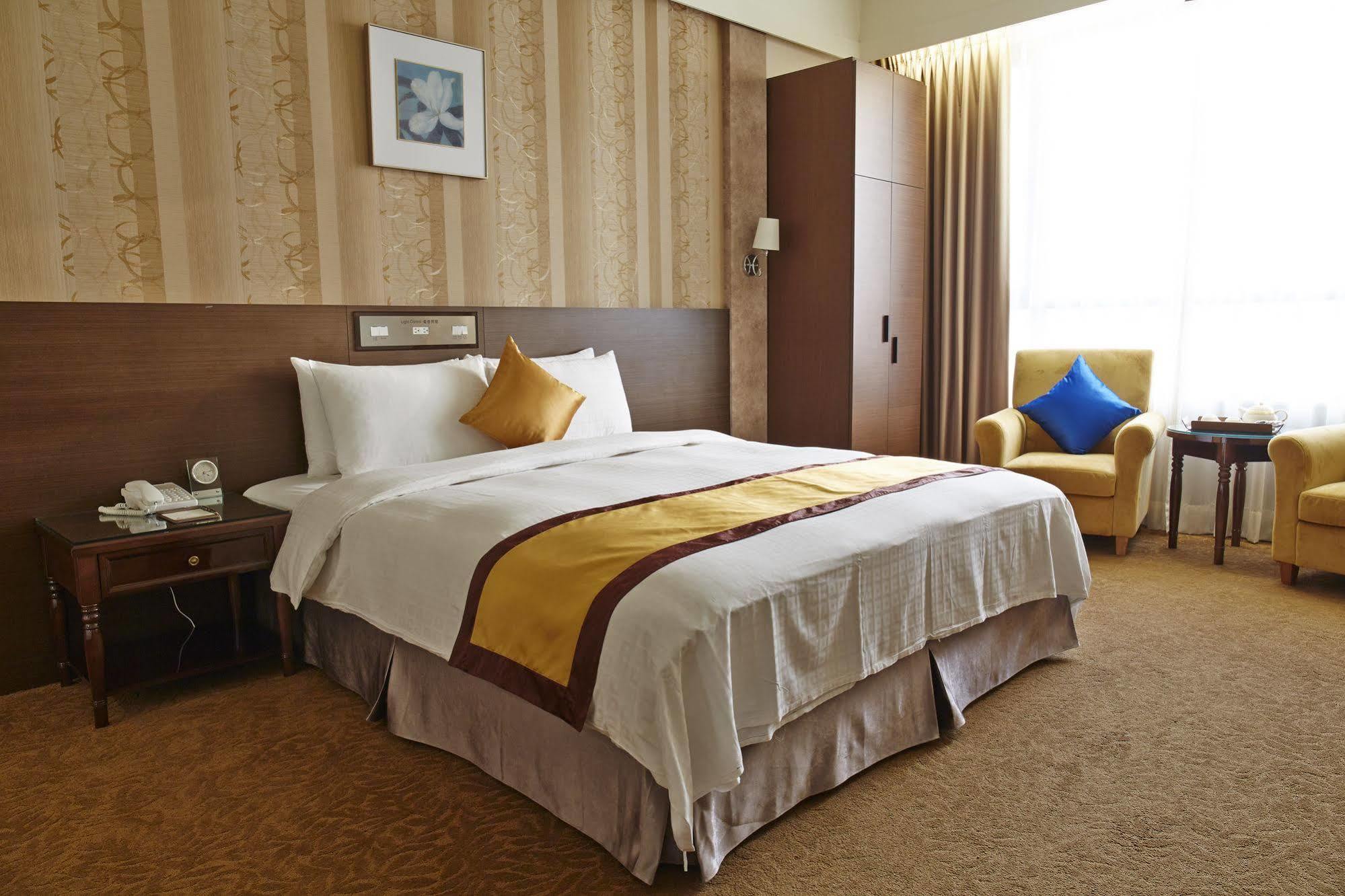Royal Chiayi Hotel Zewnętrze zdjęcie