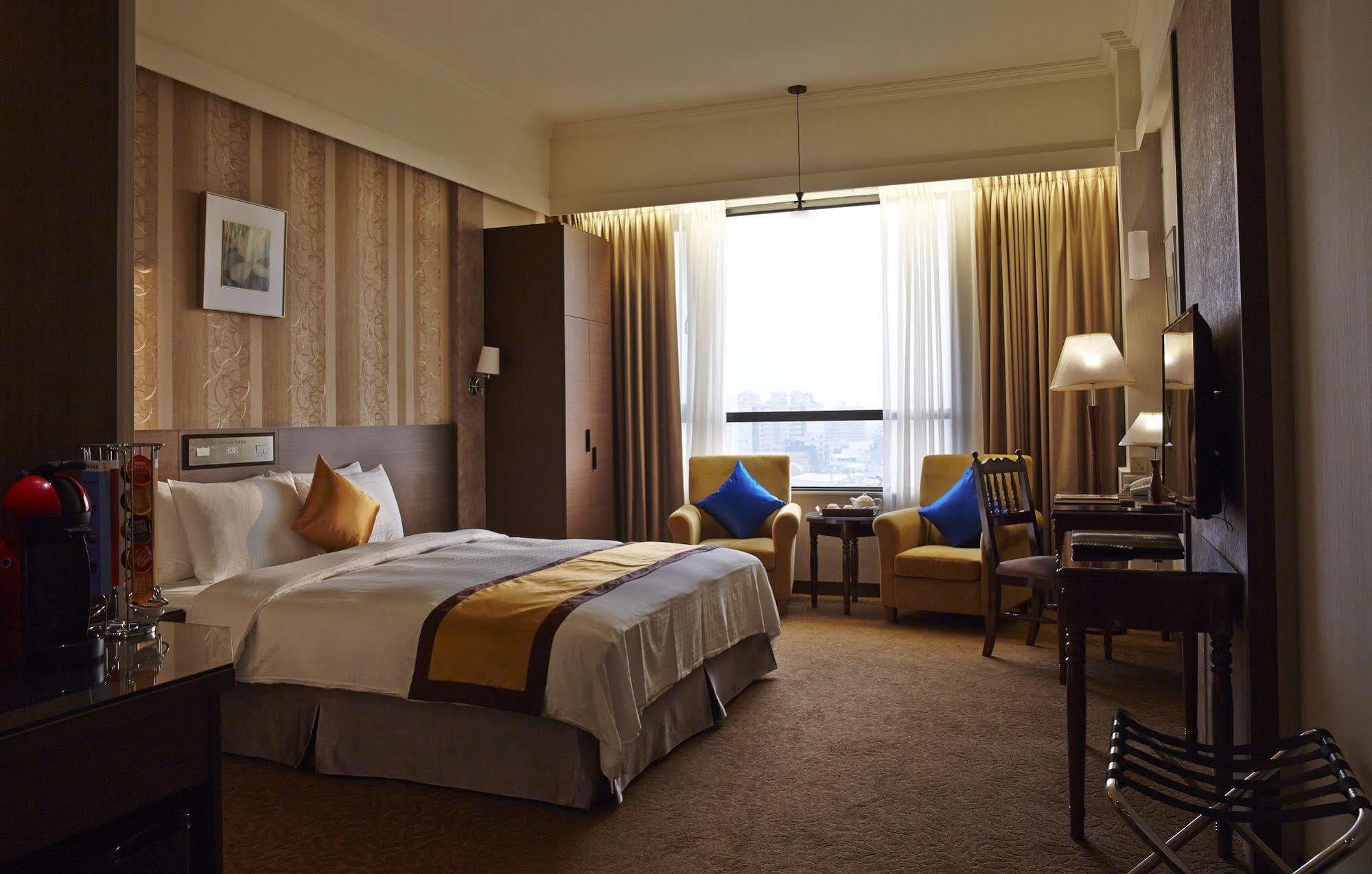 Royal Chiayi Hotel Zewnętrze zdjęcie