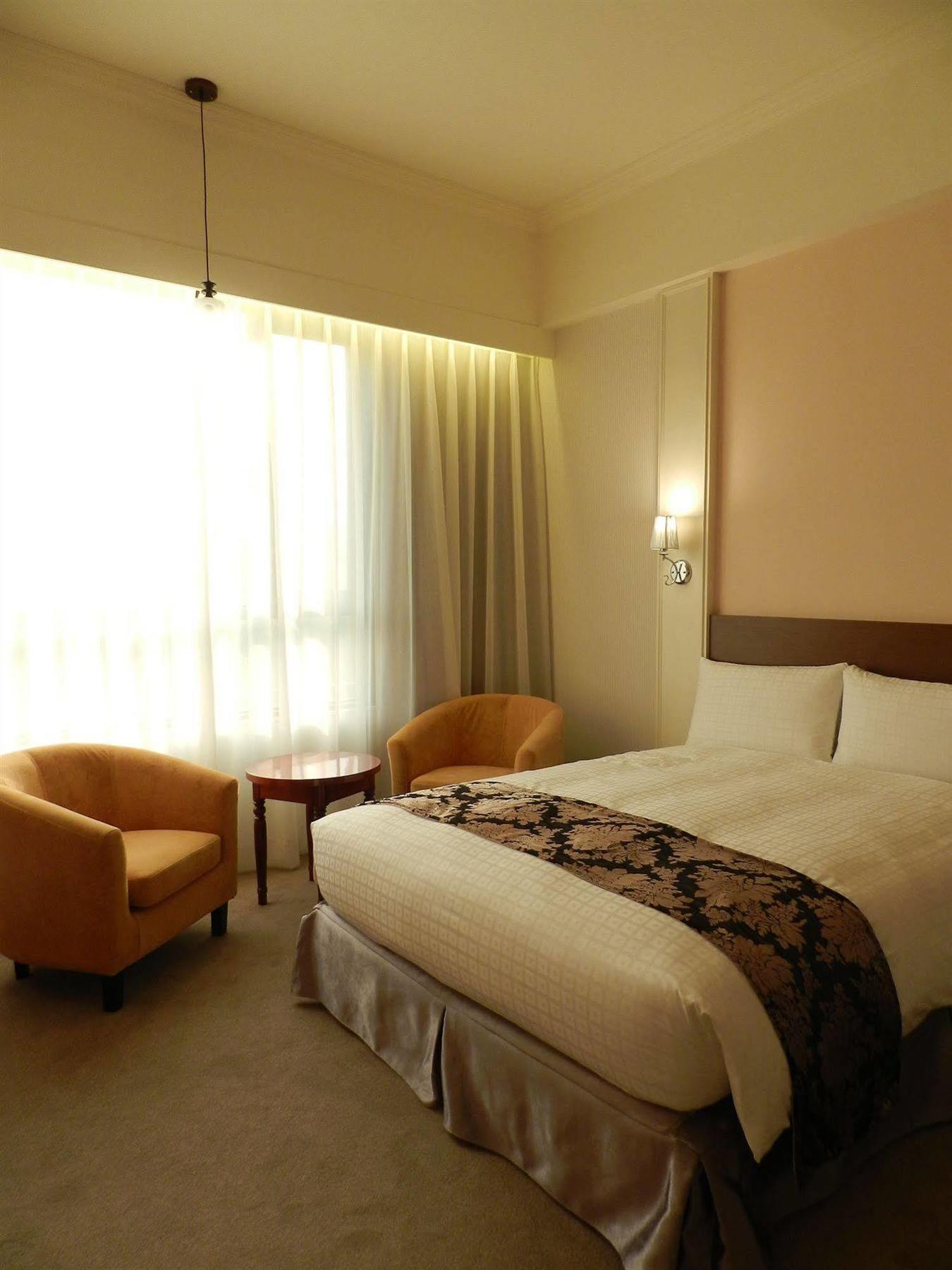 Royal Chiayi Hotel Zewnętrze zdjęcie
