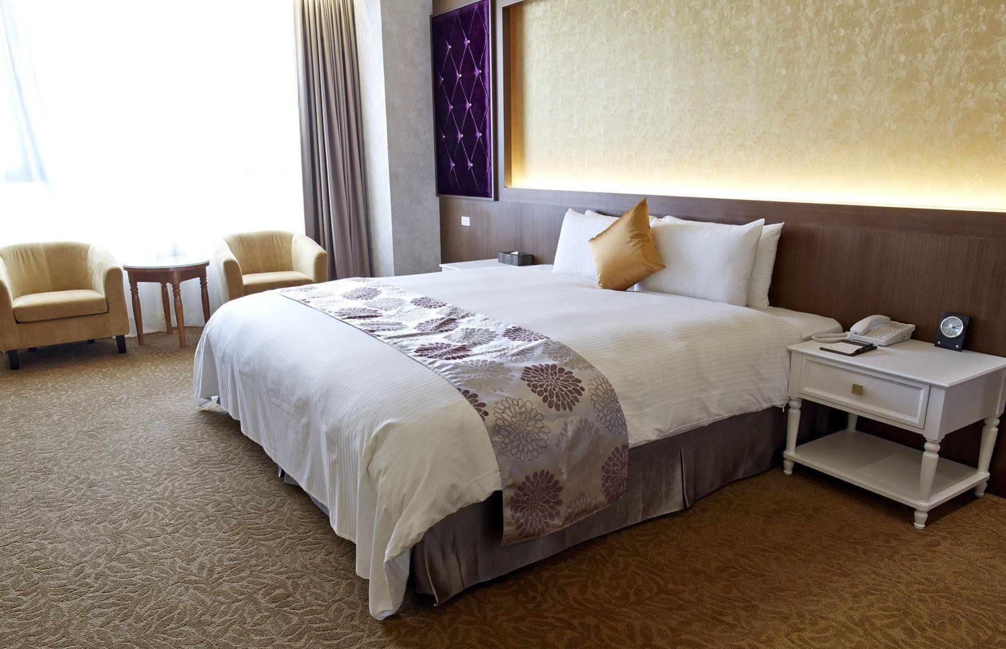 Royal Chiayi Hotel Zewnętrze zdjęcie