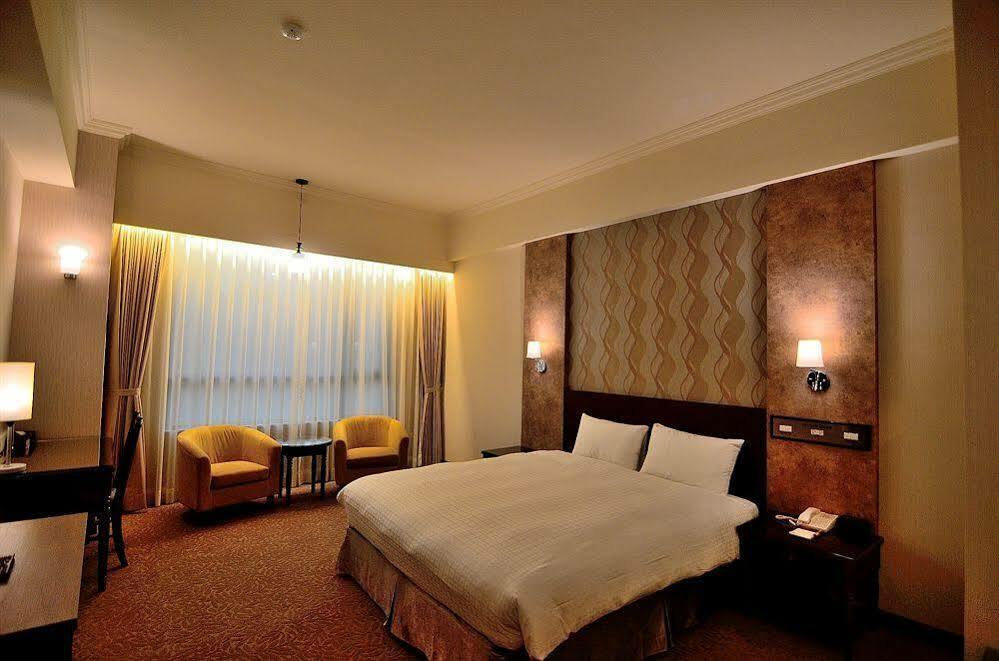 Royal Chiayi Hotel Zewnętrze zdjęcie